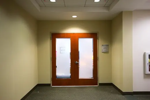 Amenities at Hawaii detox center — flooring