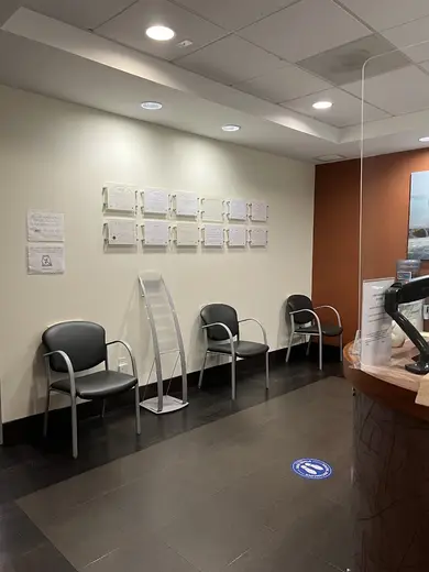 Welcoming reception area with chairs at Hawaii Hand & Rehabilitation Services, LLC detox center in Hawaii.