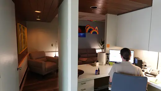 Welcoming office space at Connections Wellness Center, a detox center in Hawaii.
